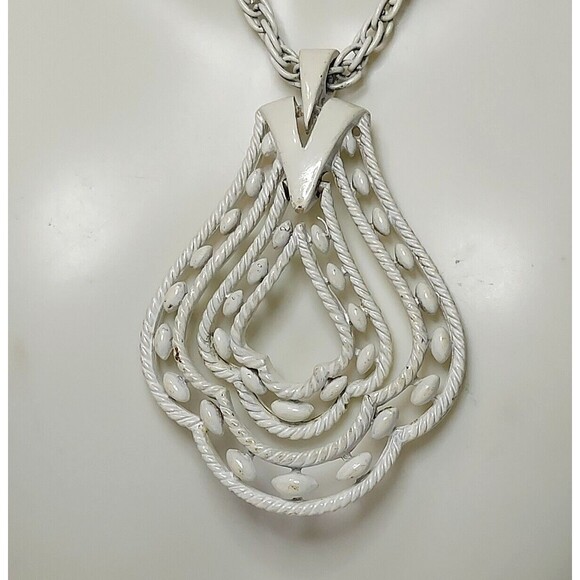 Trifari Metal necklace White enamel 24" + 2 1/2 - Picture 2 of 4